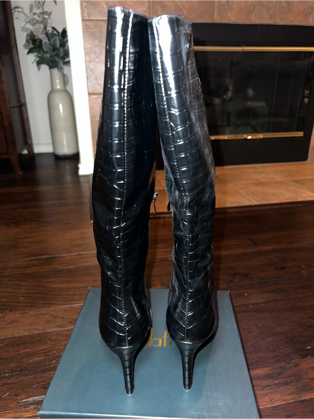 Croc style pointy boots - Picture 4 of 8